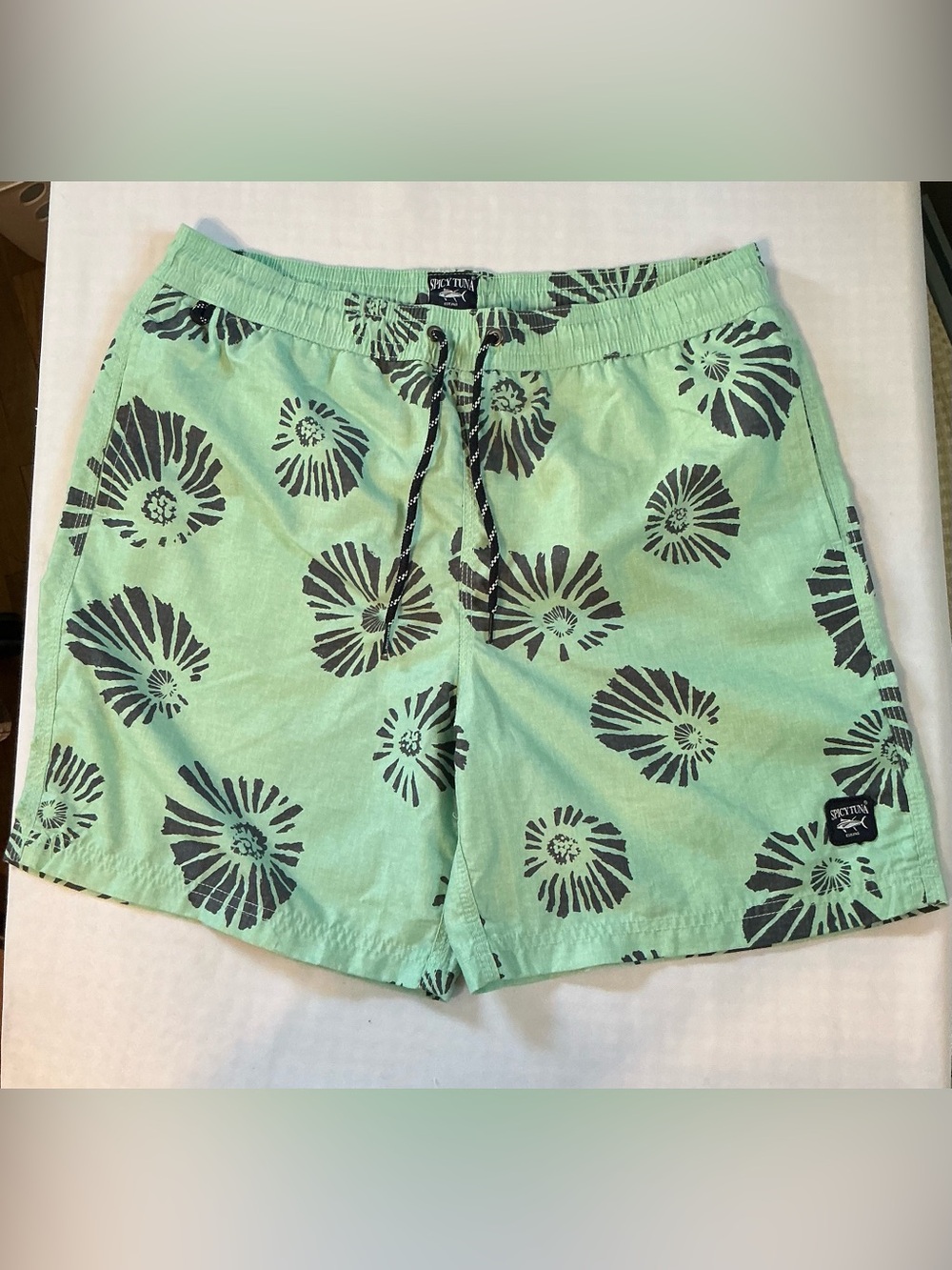 Spicy Tuna Green & Navy Blue Leaf Print Swim Trunks Size Large